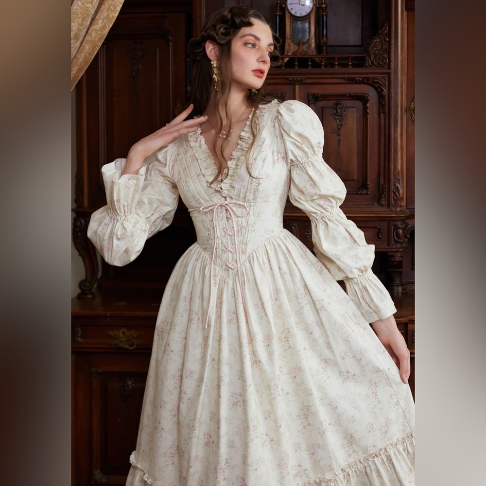 Eve’s Manor Dress